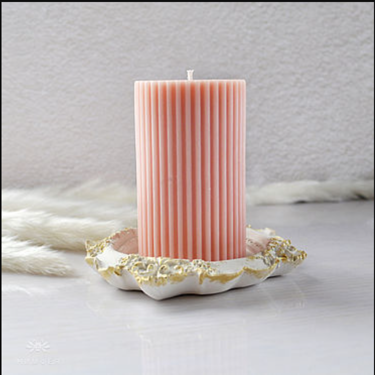 Garden After Rain — Handmade Scented Candle (Fresh Grass, Roses & Dew)